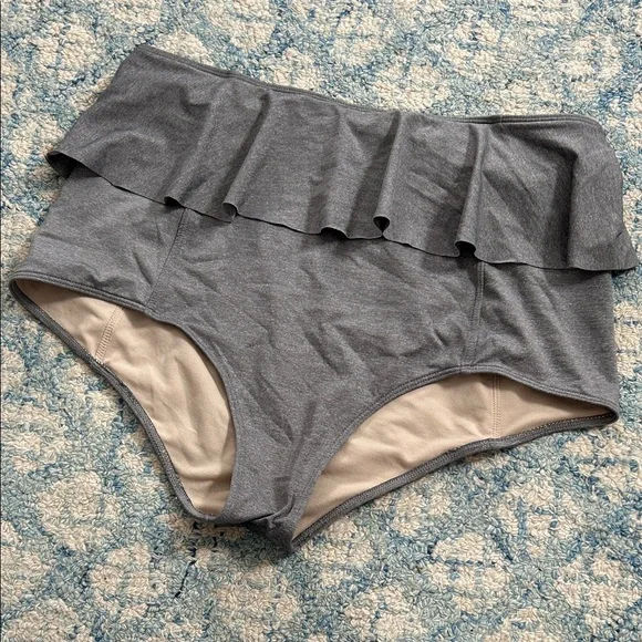 Koran jeans Gray Ruffled Women's Intimate swim bottoms Shorts large - Picture 1 of 6